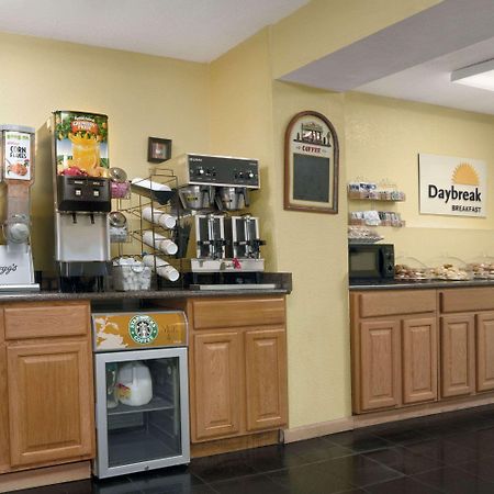Days Inn By Wyndham Port Royal/Near Parris Island Экстерьер фото