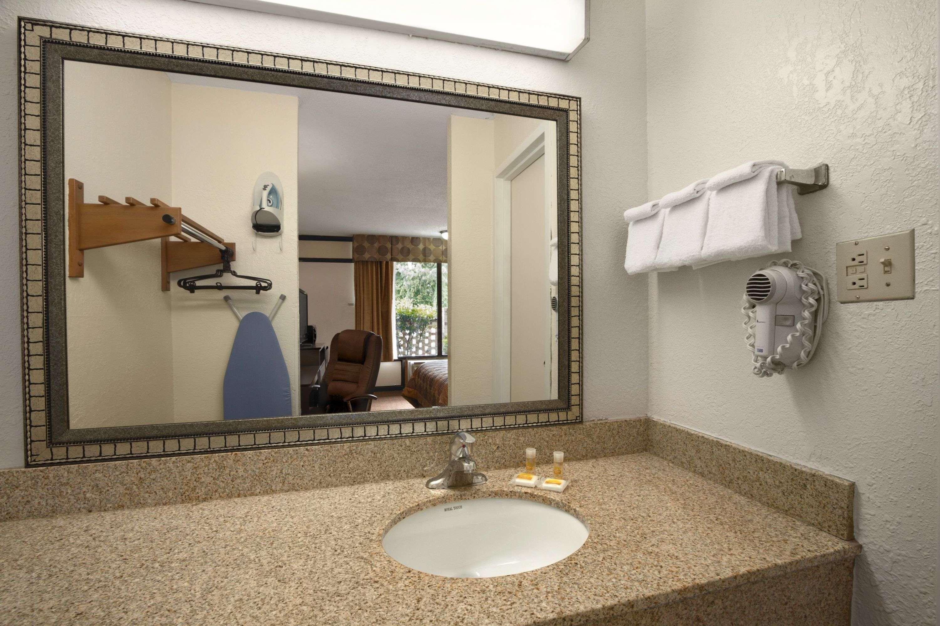 Days Inn By Wyndham Port Royal/Near Parris Island Экстерьер фото